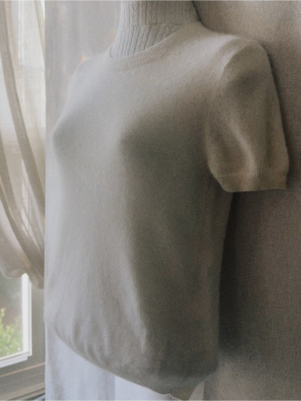 🤍☁️ Quince Ivory 100% Cashmere Puff Sleeve Sweater - Picture 2 of 6